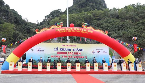 Prime Minister Pham Minh Chinh attended the inauguration of Love Bridge and Bao Bien Road in Quang Ninh